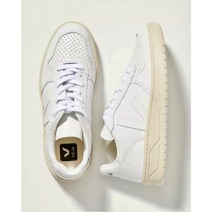 Veja V-10 Sneakers In Ivory White Size 39